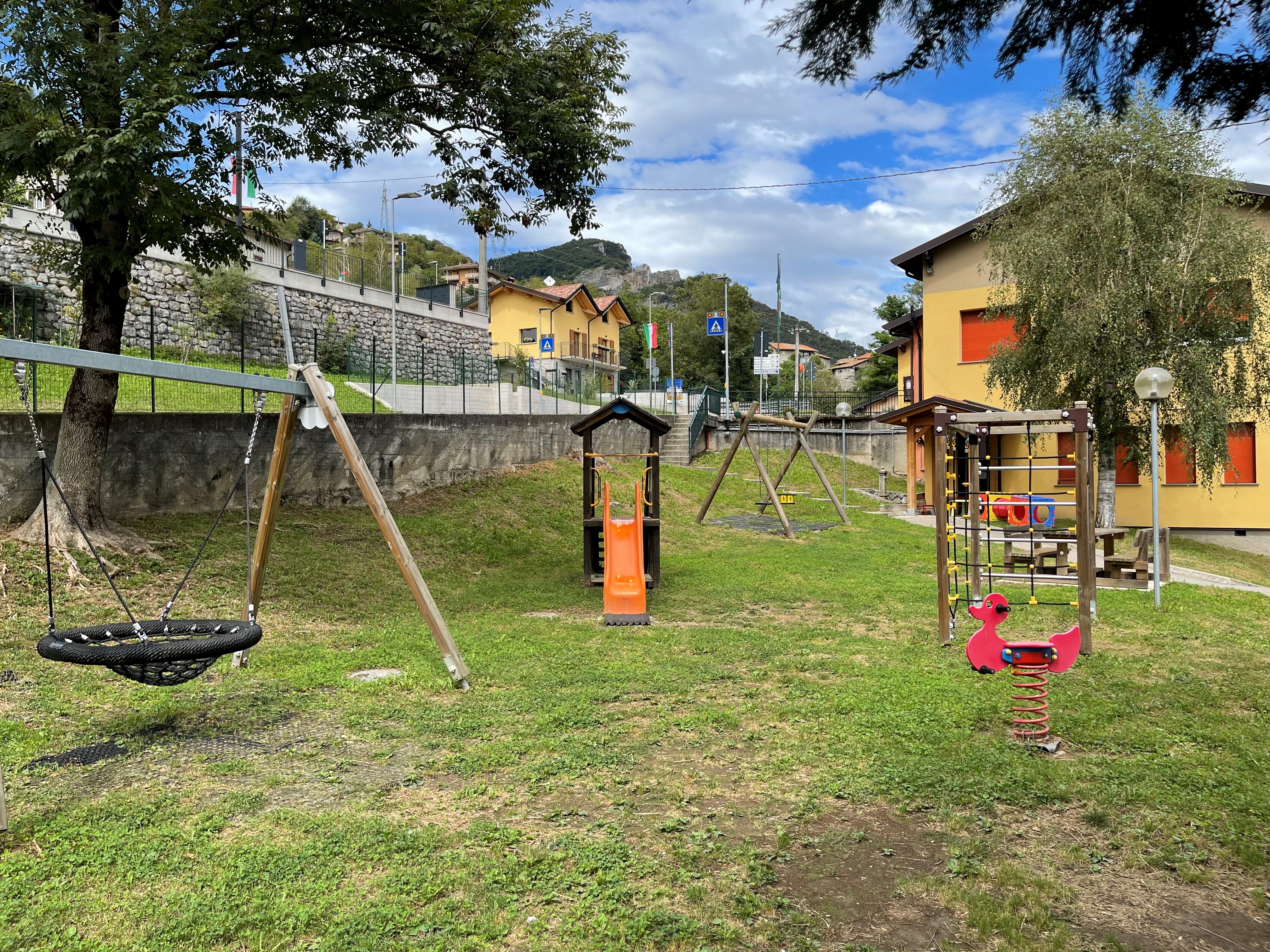 Parco giochi comunale di Via Papa Giovanni XXIII n. 7